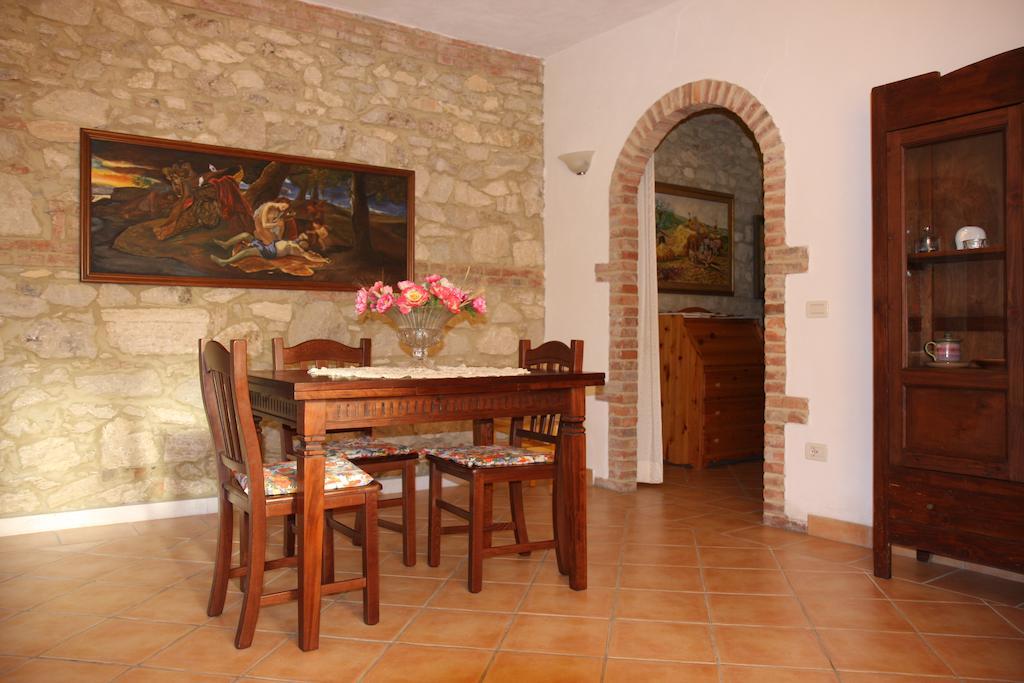 Agriturismo Podernuovo Asciano Værelse billede